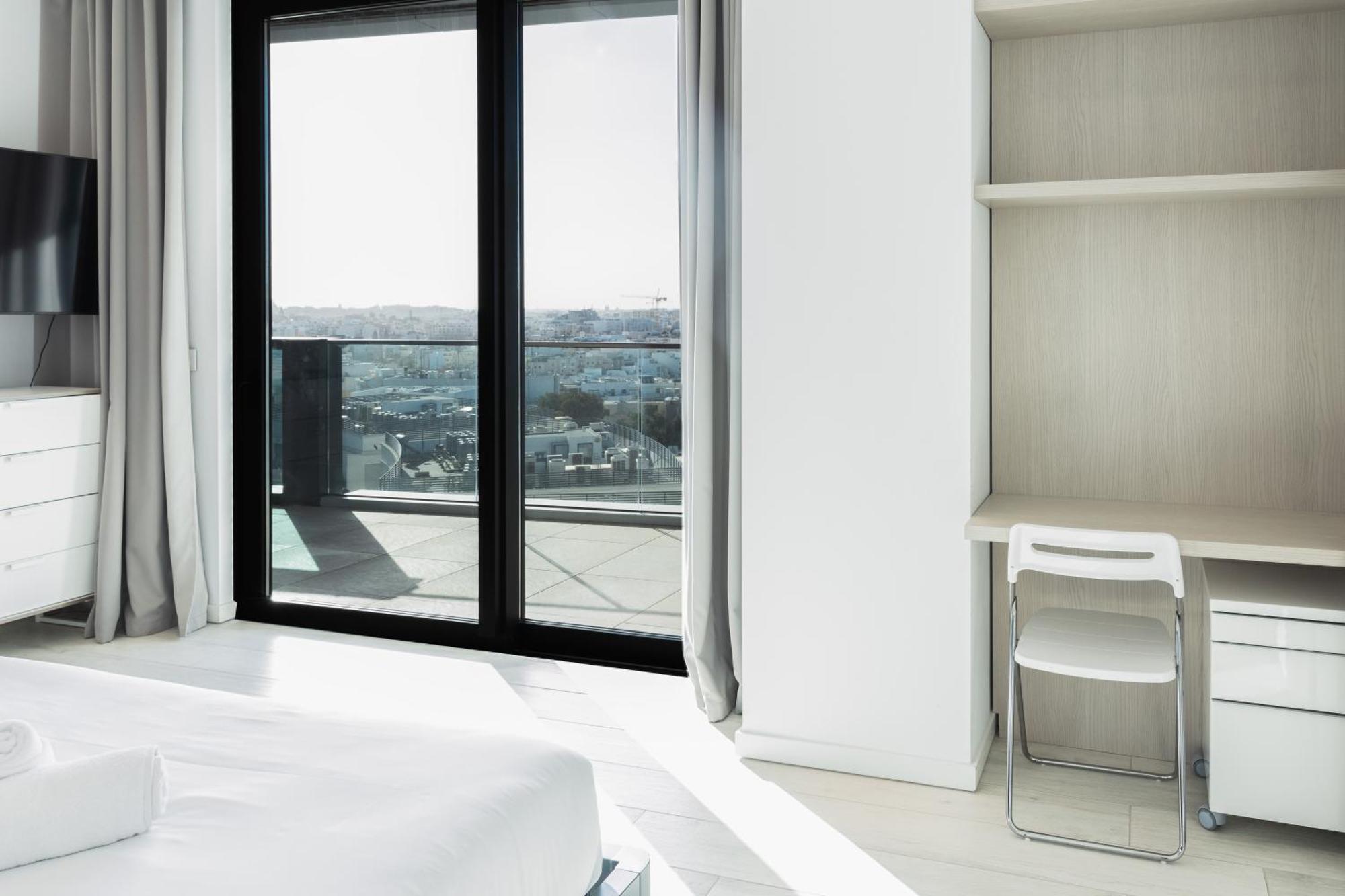 Modern Apartment In The Center Of St Julians By Arcobnb St. Julian's Exteriör bild